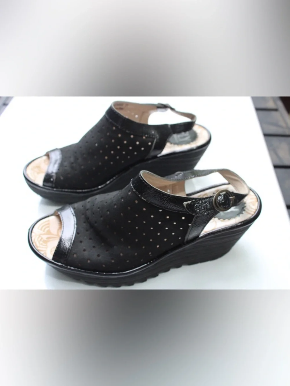 Fly London Yile wedges